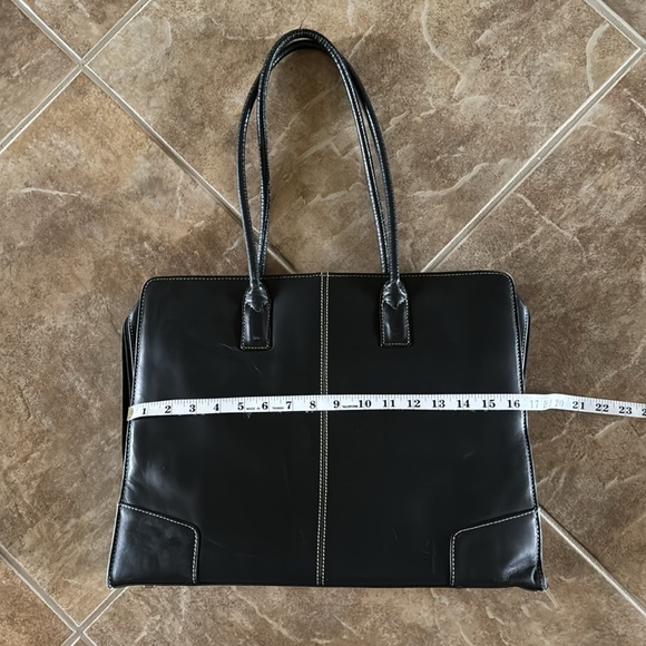 Beautiful Leather Computer Bag - Targus - Picture 7 of 9